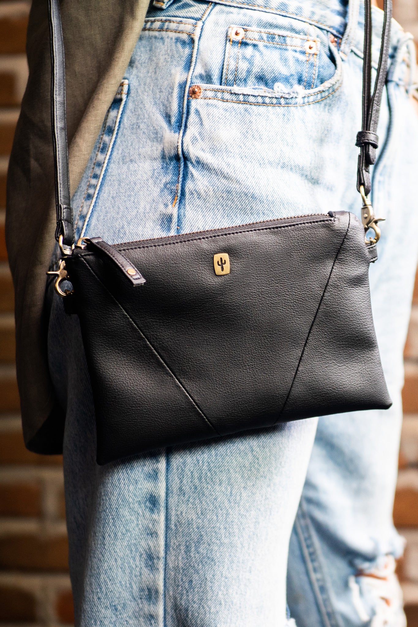 Crossbody Clutch | Cactus Leather Night