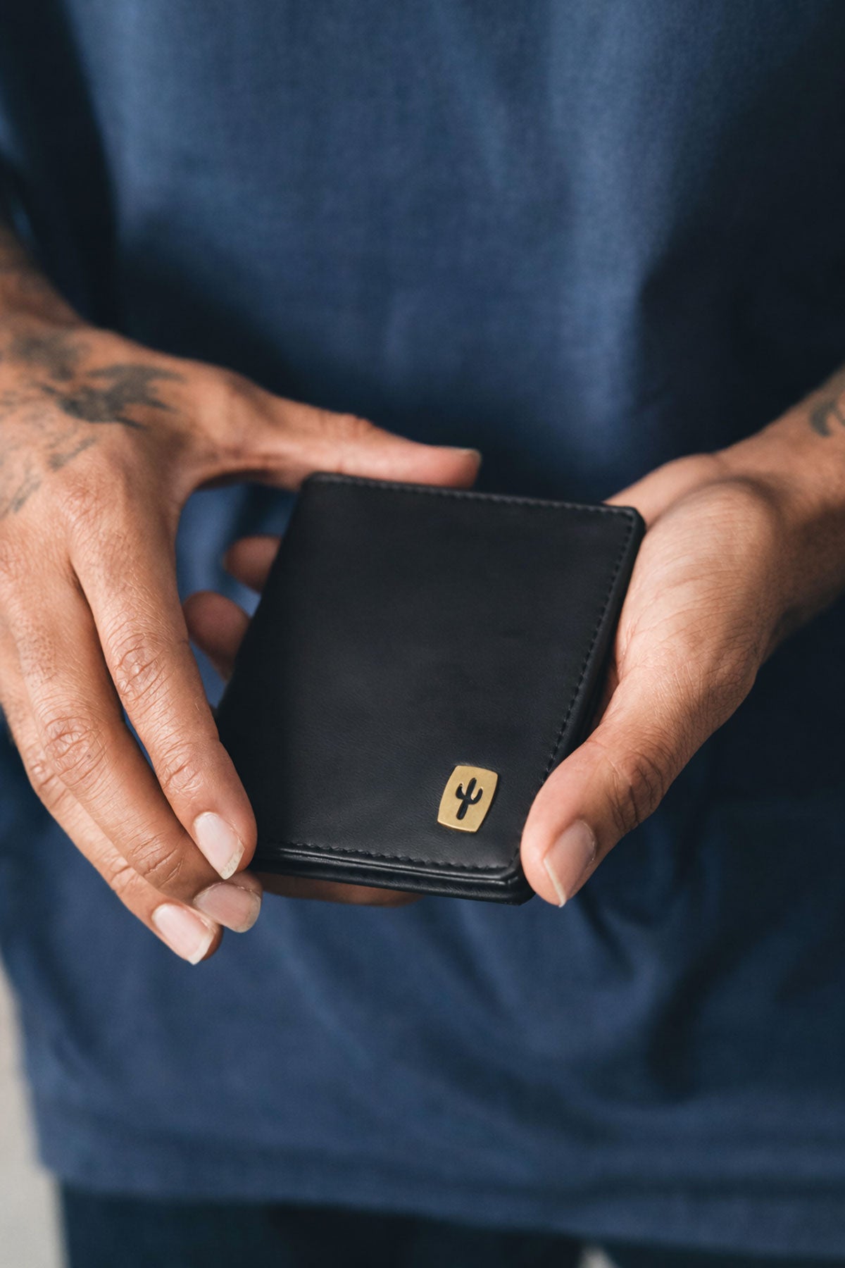 Minimalist Cash | Cactus Leather