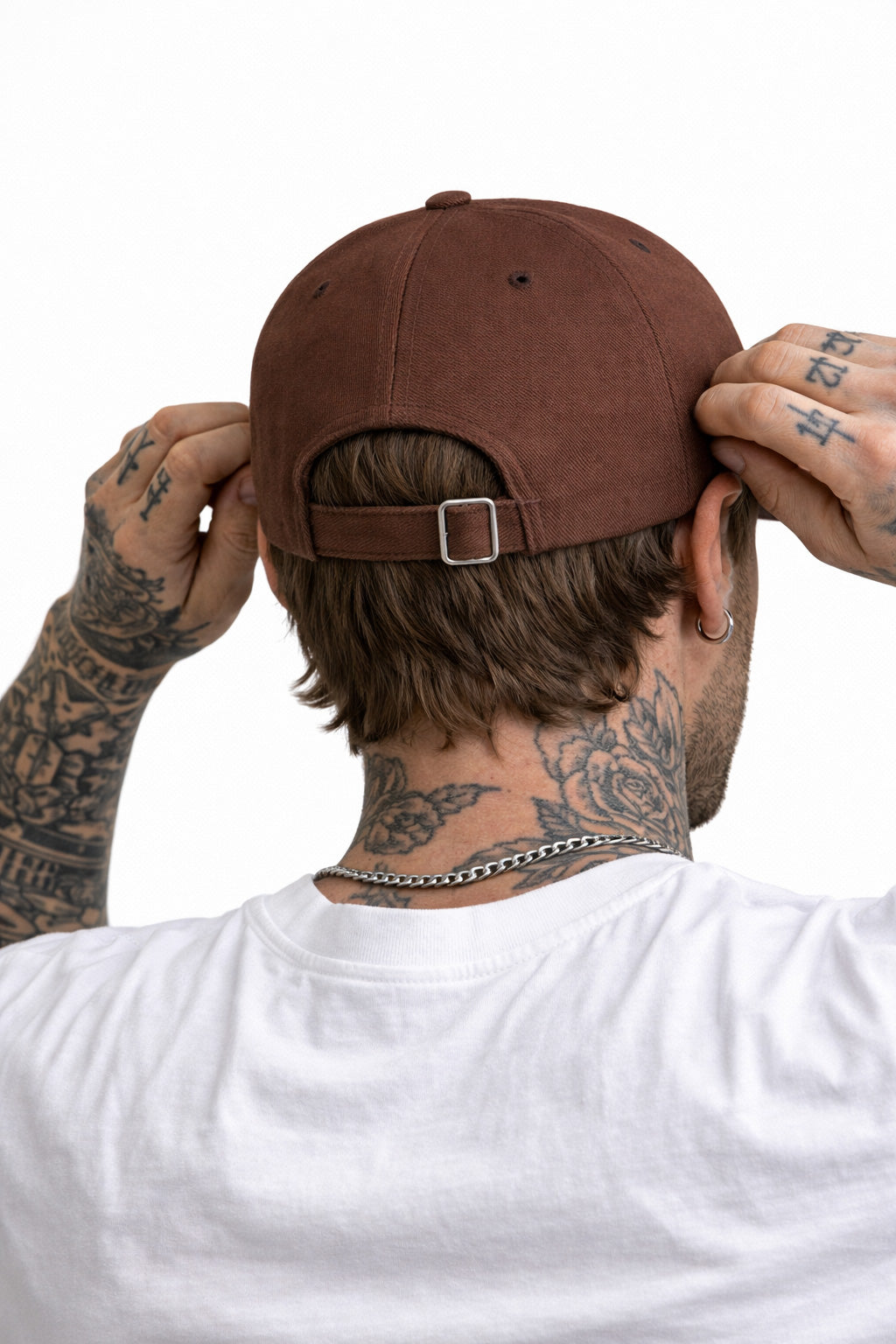 Vegan hat made from cotton twill, in hand